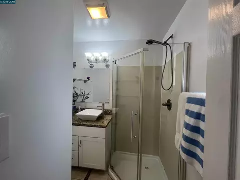 Bath - 852 Sheridan St, Vallejo, CA 94590 photo 3 of 5