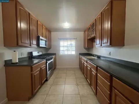 Kitchen - 852 Sheridan St, Vallejo, CA 94590 photo 2 of 6