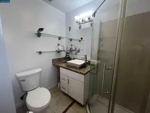 Bath - 852 Sheridan St, Vallejo, CA 94590 photo 4 of 5