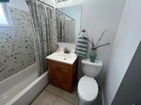 Bath - 852 Sheridan St, Vallejo, CA 94590 photo 2 of 5