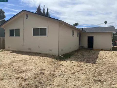 Exterior - 852 Sheridan St, Vallejo, CA 94590 photo 5 of 7
