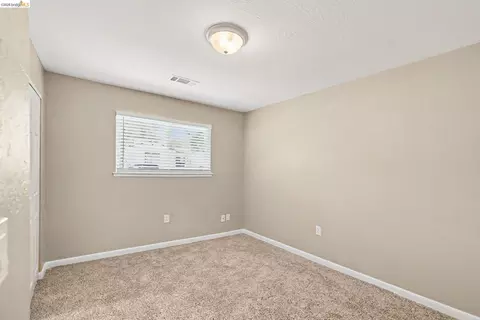 Bedroom - 201 E 17th St, Pittsburg, CA 94565 photo 1 of 4