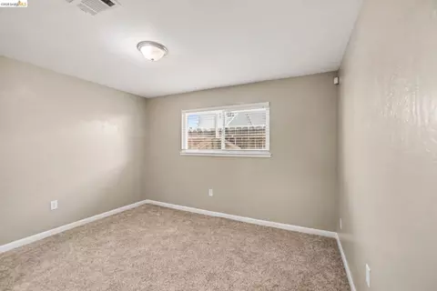 Bedroom - 201 E 17th St, Pittsburg, CA 94565 photo 3 of 4