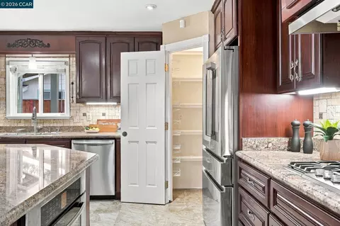 Kitchen - 1719 Greentree Dr, Concord, CA 94521 photo 5 of 5
