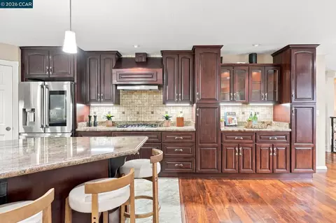 Kitchen - 1719 Greentree Dr, Concord, CA 94521 photo 2 of 5
