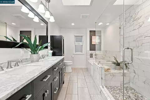 Bath - 1719 Greentree Dr, Concord, CA 94521 photo 1 of 6