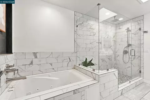 Bath - 1719 Greentree Dr, Concord, CA 94521 photo 2 of 6
