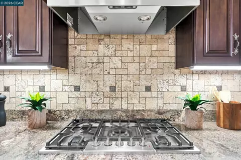 Kitchen - 1719 Greentree Dr, Concord, CA 94521 photo 4 of 5