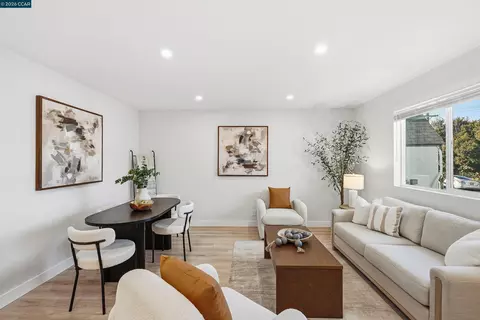 Living - 290 E 16th St, Pittsburg, CA 94565 photo 2 of 3