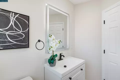 Bath - 290 E 16th St, Pittsburg, CA 94565 photo 1 of 4