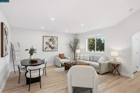 Living - 290 E 16th St, Pittsburg, CA 94565 photo 1 of 3