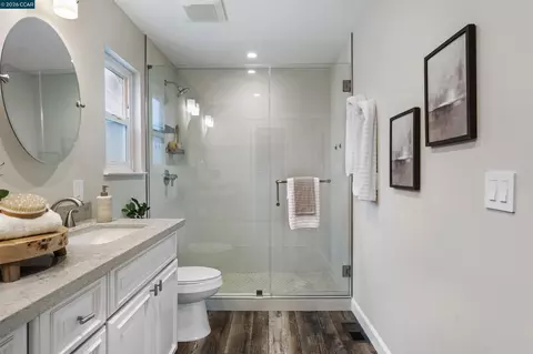 Bath - 452 Lori Dr, Benicia, CA 94510 photo 2 of 5