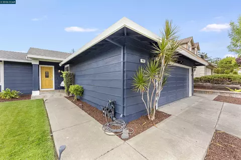 Exterior - 452 Lori Dr, Benicia, CA 94510 photo 9 of 11