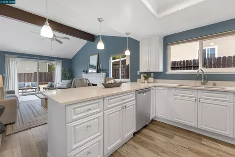 Kitchen - 452 Lori Dr, Benicia, CA 94510 photo 2 of 6