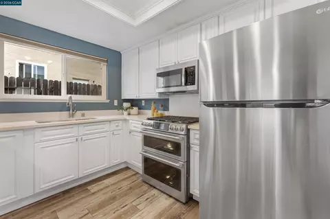 Kitchen - 452 Lori Dr, Benicia, CA 94510 photo 3 of 6