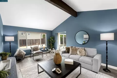 Living - 452 Lori Dr, Benicia, CA 94510 photo 3 of 8