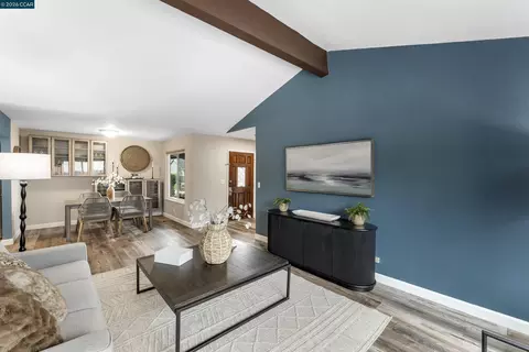 Living - 452 Lori Dr, Benicia, CA 94510 photo 4 of 8