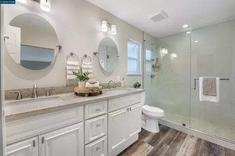 Bath - 452 Lori Dr, Benicia, CA 94510 photo 1 of 5