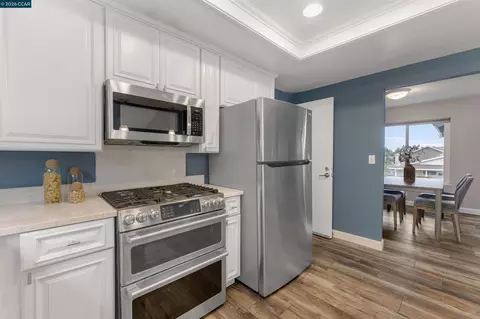 Kitchen - 452 Lori Dr, Benicia, CA 94510 photo 4 of 6