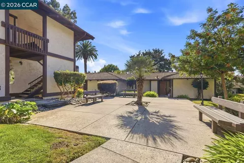 Exterior - 1478 Camino Peral #B, Moraga, CA 94556 photo 3 of 7