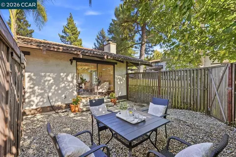 Exterior - 1478 Camino Peral #B, Moraga, CA 94556 photo 2 of 7
