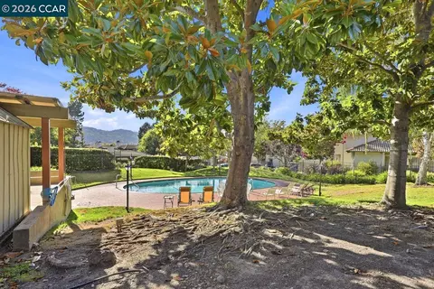 Exterior - 1478 Camino Peral #B, Moraga, CA 94556 photo 4 of 7