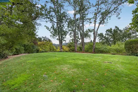 Exterior - 524 Dawkins Dr, Lafayette, CA 94549 photo 9 of 9