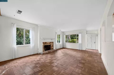 Living - 524 Dawkins Dr, Lafayette, CA 94549 photo 2 of 4