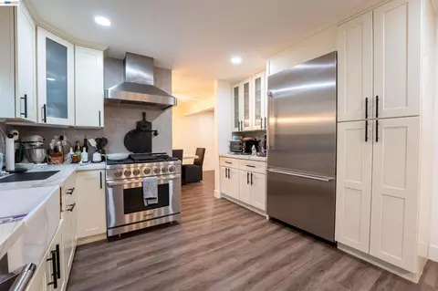 Kitchen - 214 Devon Ave, Pleasant Hill, CA 94523 photo 3 of 8
