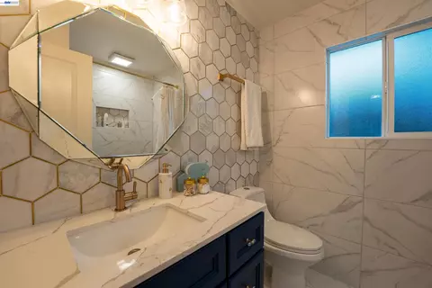 Bath - 214 Devon Ave, Pleasant Hill, CA 94523 photo 2 of 5