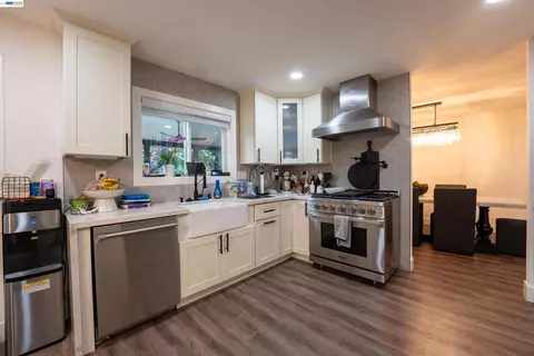 Kitchen - 214 Devon Ave, Pleasant Hill, CA 94523 photo 6 of 8