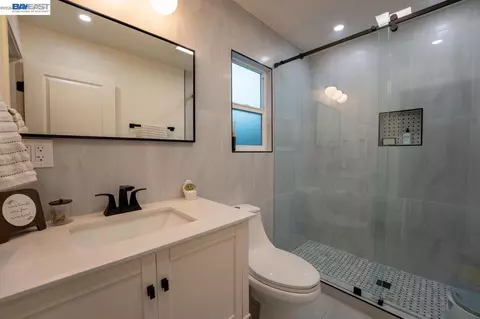 Bath - 214 Devon Ave, Pleasant Hill, CA 94523 photo 3 of 5