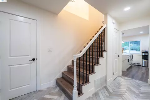 Entry Way - 214 Devon Ave, Pleasant Hill, CA 94523 photo 1 of 1