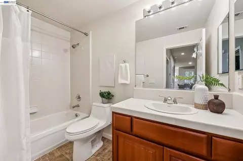 Bath - 4366 Fitzwilliam St, Dublin, CA 94568 photo 1 of 5
