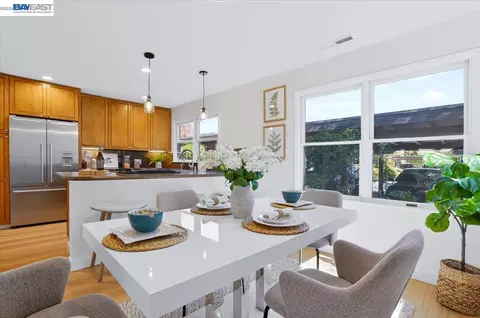 Dining - 204 Centre Ct, Alameda, CA 94502 photo 1 of 3