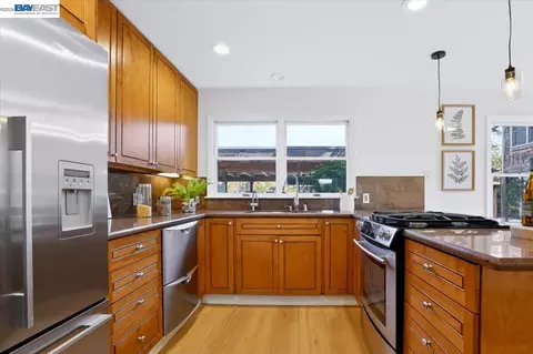 Kitchen - 204 Centre Ct, Alameda, CA 94502 photo 1 of 4