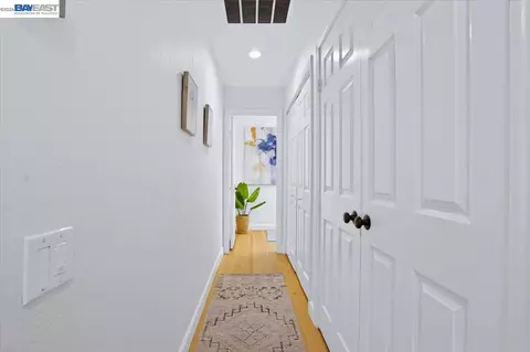 Entry Way - 204 Centre Ct, Alameda, CA 94502 photo 1 of 1
