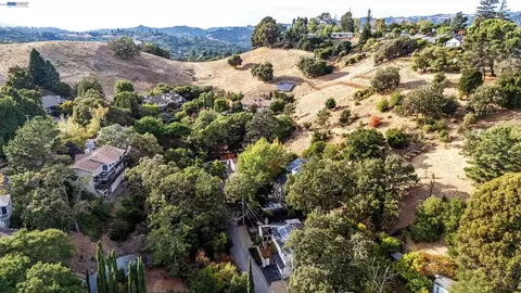 View/Area - 3364 Walnut Ln, Lafayette, CA 94549 photo 3 of 4