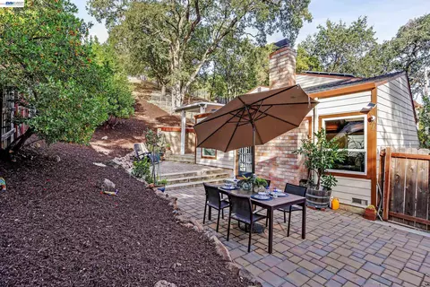 Exterior - 3364 Walnut Ln, Lafayette, CA 94549 photo 7 of 18
