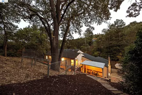 Exterior - 3364 Walnut Ln, Lafayette, CA 94549 photo 14 of 18