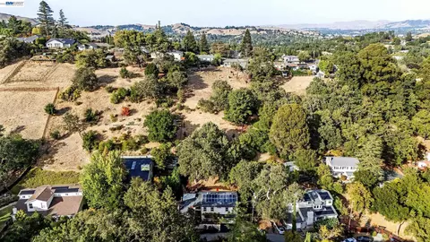 View/Area - 3364 Walnut Ln, Lafayette, CA 94549 photo 1 of 4