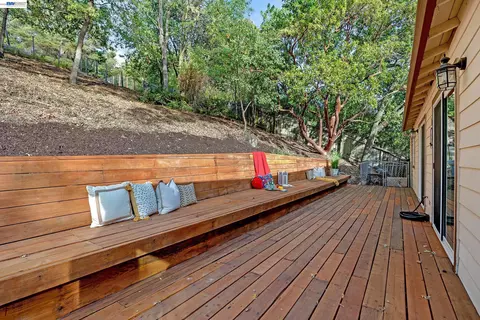 Exterior - 3364 Walnut Ln, Lafayette, CA 94549 photo 9 of 18