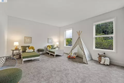 Bedroom - 3364 Walnut Ln, Lafayette, CA 94549 photo 3 of 4