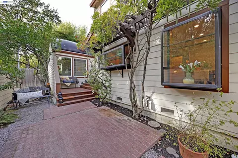 Exterior - 3364 Walnut Ln, Lafayette, CA 94549 photo 6 of 18