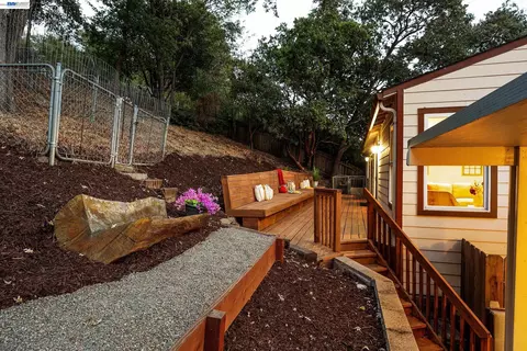 Exterior - 3364 Walnut Ln, Lafayette, CA 94549 photo 4 of 18