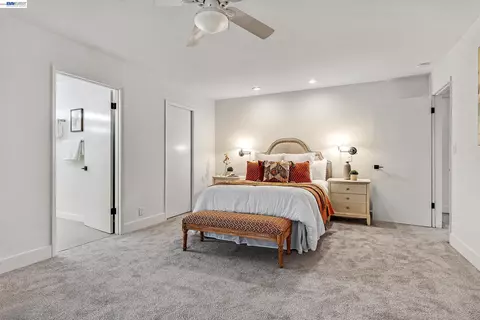 Bedroom - 3364 Walnut Ln, Lafayette, CA 94549 photo 2 of 4