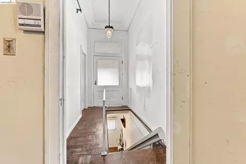 Entry Way - Undisclosed, Oakland, CA 94608 photo 2 of 3