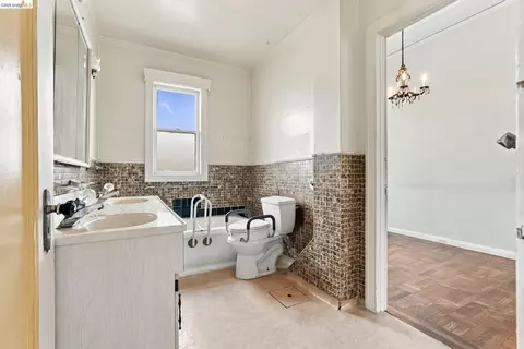 Bath - Undisclosed, Oakland, CA 94608 photo 3 of 4
