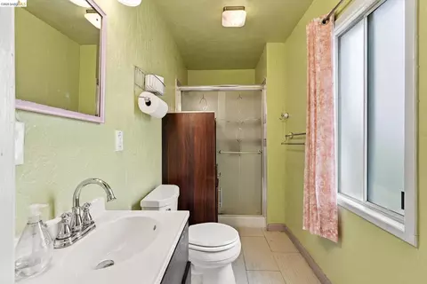 Bath - Undisclosed, Oakland, CA 94608 photo 1 of 4