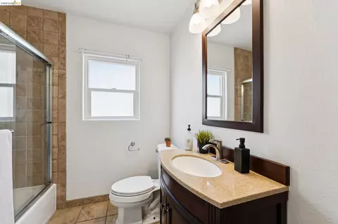 Bath - 2844 76th Ave, Oakland, CA 94605 photo 2 of 5